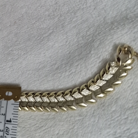 ∆• Coro Signed Dragon Spine Choker Collar Necklace -Gold & Silver - Picture 5 of 7